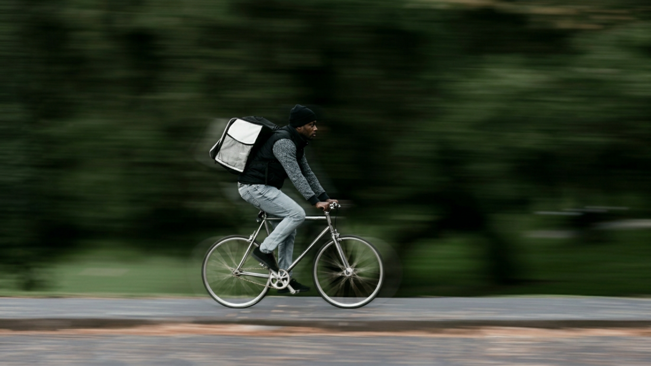 WashLink rider delivering fast